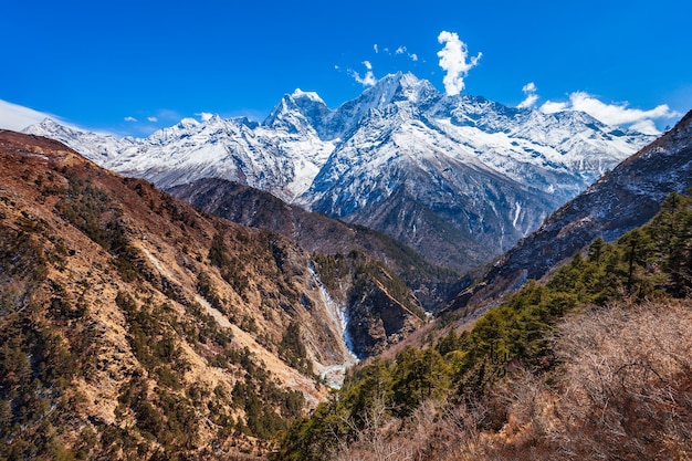 Foto berglandschap in everest-gebied nepal