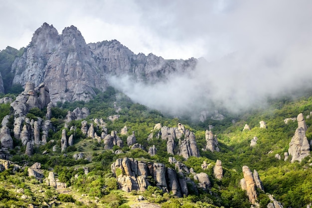 Berglandschap met mist Krim Rusland