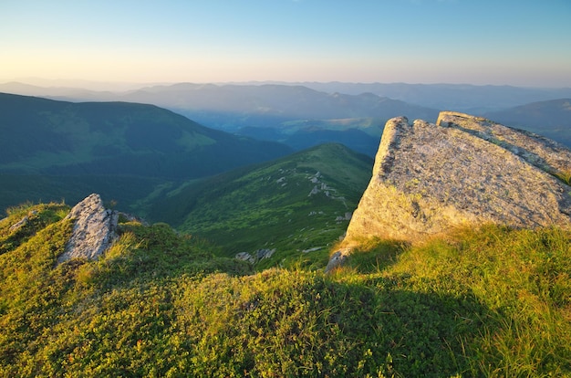 Berglandschap met zonsondergang