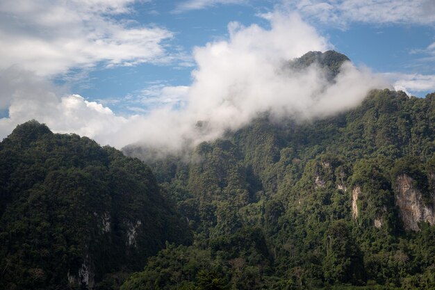 Berglandschap op het beste moment in het westen van Thailand Reizen en plezier