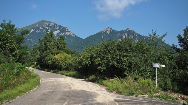 Berglandschappen van de Noord-Kaukasus, Mount Beshtau. Pyatigorsk, Rusland.