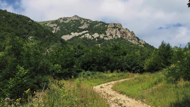 Berglandschappen van de Noord-Kaukasus, Mount Beshtau. Pyatigorsk, Rusland.