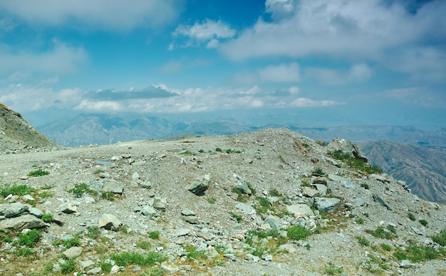 Bergplateaudistrict van de regio Jalal-Abad in het westen van Kirgizië
