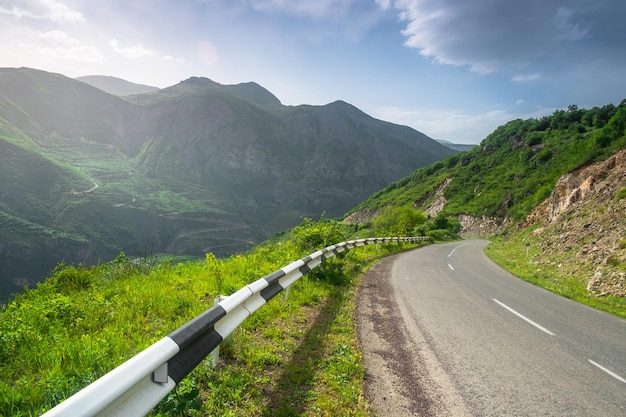 Foto bergweglandschap in de europese alpen