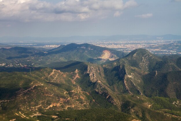 Bergzicht hemel met wolken zomer bergen groen