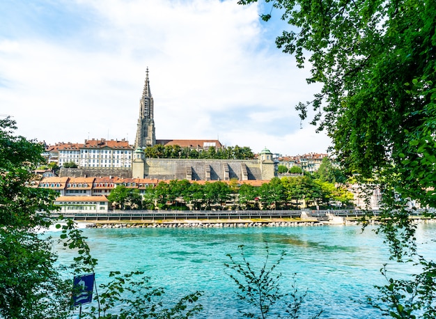 Bern City en Berner Munster-kathedraal in Zwitserland