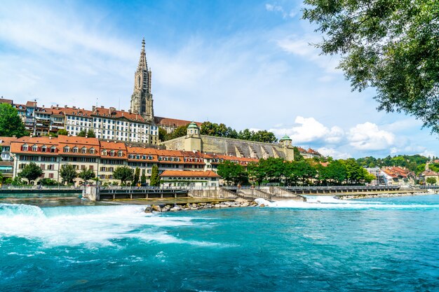 Bern City en Berner Munster-kathedraal in Zwitserland