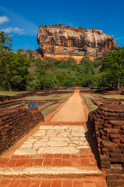 Beroemd toeristisch oriëntatiepunt oude Sigiriya-rots Sri Lanka