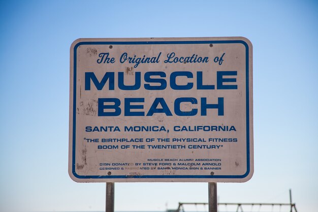 Beroemde bezienswaardigheid op het strand van Santa Monica, een monument voor alle fitnessfans