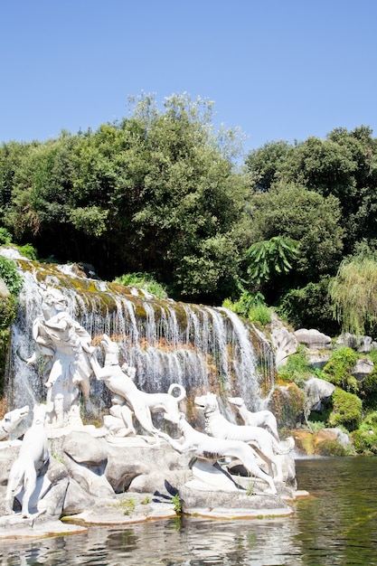 Beroemde Italiaanse tuinen van Reggia di Caserta, Italië.