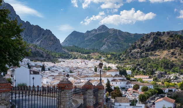 Beroemde oude heuvelstad van Grazalema in Andalusië