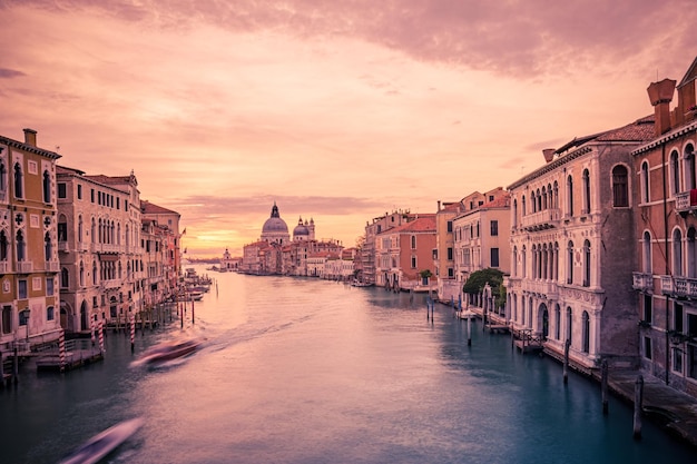 Beroemde reisbestemming Europese vakantiebestemming Historisch Venetië Italië Zonsondergang van Venetië Grand Canal