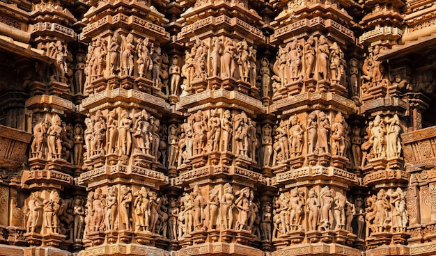 Beroemde sculpturen van Khajuraho tempels, India