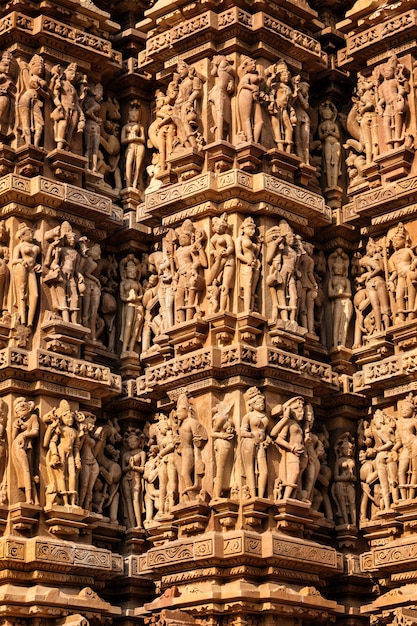 Beroemde steenhouwen sculpturen van khajuraho