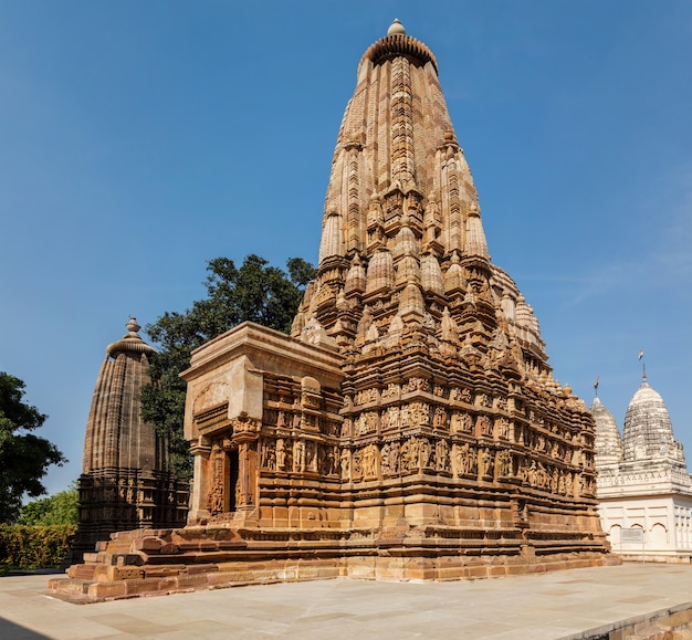 Beroemde tempels van khajuraho met sculpturen india
