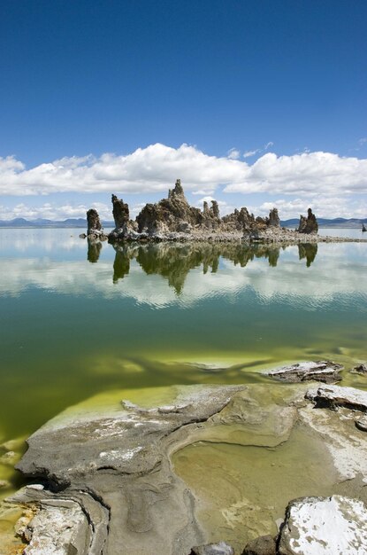 Beroemde tufsteenvorming bij Mono Lake, Californië