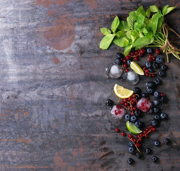 Berries, lime, mint and ice