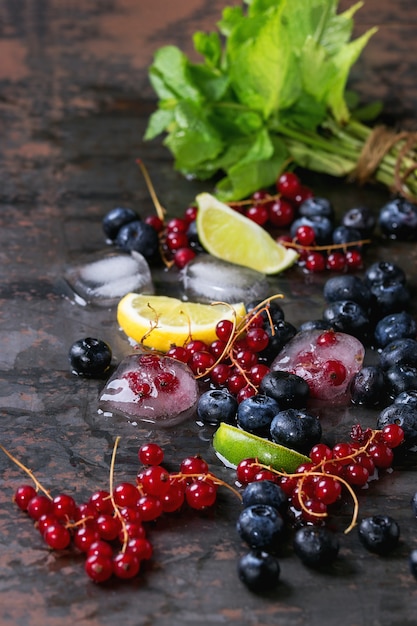 Berries, lime, mint and ice