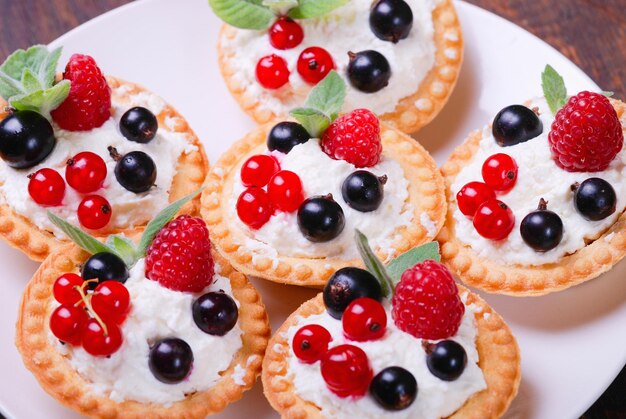 Berry Tartlets raspberry redcurrant and blackberry