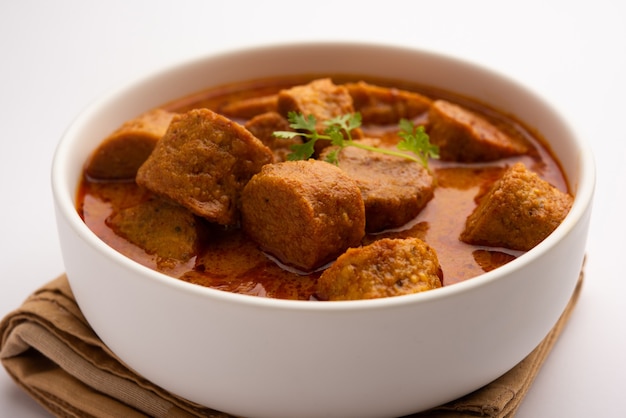 Besan Gatte Ki Sabzi of Gatta Curry Recept, populair rajasthani-menu voor lunch of diner