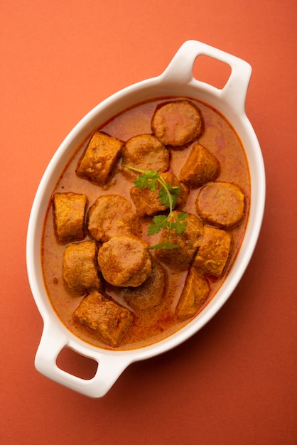 Besan Gatte Ki Sabzi of Gatta Curry Recept, populair rajasthani-menu voor lunch of diner