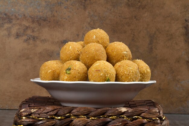 Besan Laddu