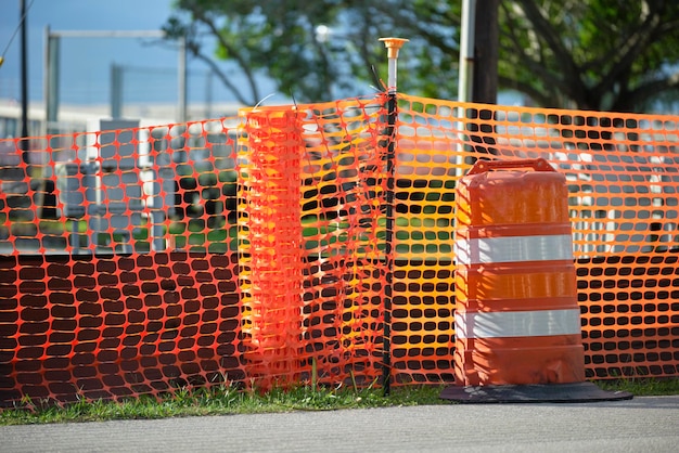 Beschermende beperkingsbarrière op industriële bouwplaats veiligheidsgaasomheining voor voetgangers