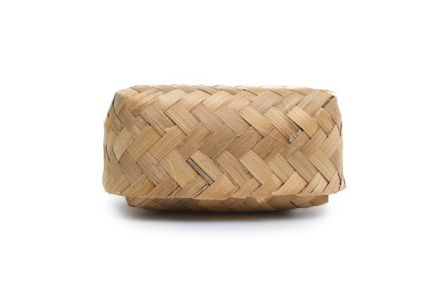 Бесек - это традиционное место или контейнер из плетеного бамбука в форме прямоугольника, служащий для хранения продуктов и др.
