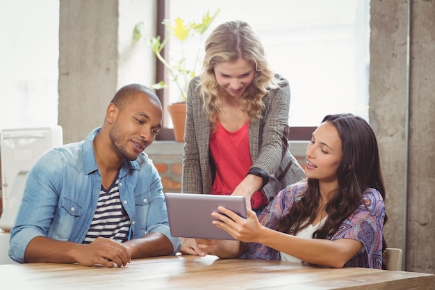 Bespreken over tablet op kantoor