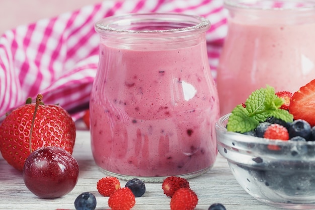 Bessensmoothies en fruit