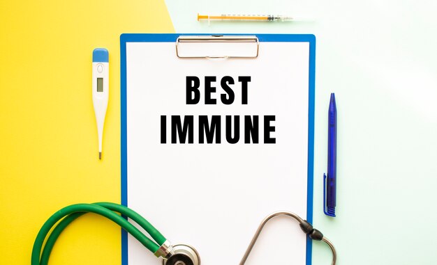 Текст BEST IMMUNE на бланке в медицинской папке