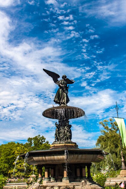 Foto fontana di bethesda a central park a new york