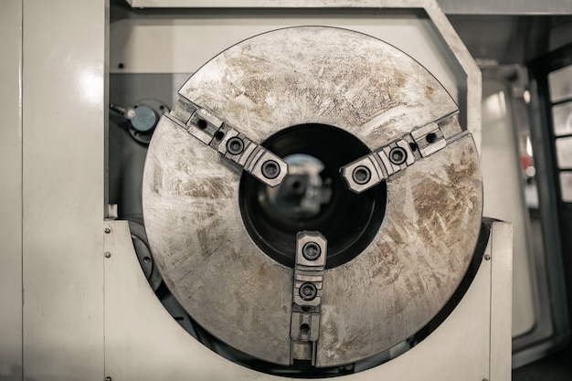 Bevestiging van onderdelen op de CNC-machine