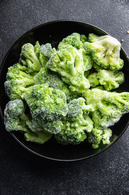 bevroren broccoli snel invriezen groente verse gezonde maaltijd voedsel snack op tafel kopie ruimte voedsel