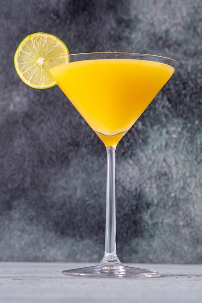 Bevroren Mango Martini-cocktail