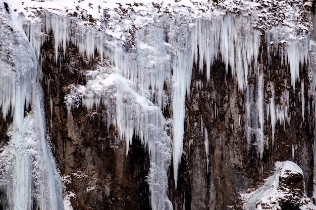 Bevroren waterval bij Vik IJsland