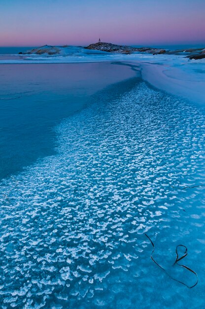 Foto bevroren zee bij stora amundon zweden