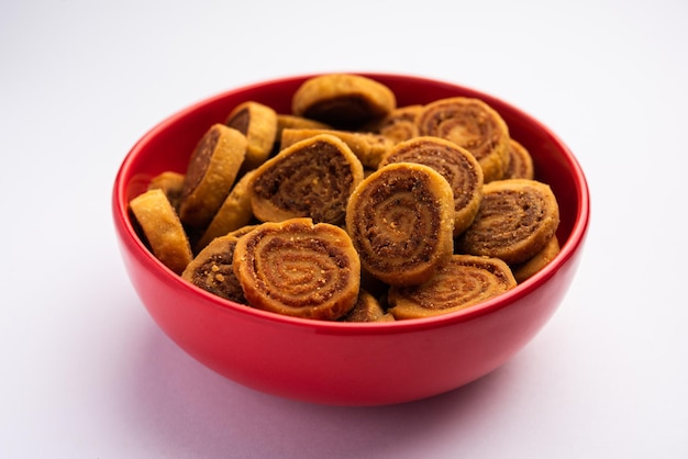 Bhakarwadi of Bakarvadi of Bhakharwadi is een Indiase traditionele Snacks afkomstig uit Pune