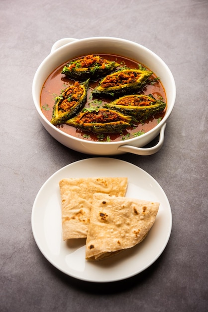 Bharwa Karela masala of gevulde bittere meloen curry recept