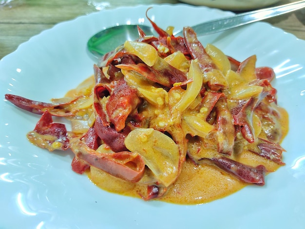 Bhutaans eten - Ema Datshi (Red Chili Cheese Curry)