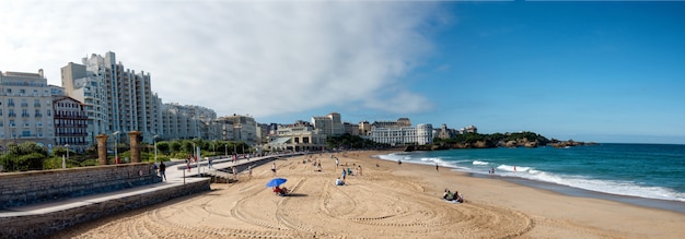 Biarritz Grande Plage (strand) in de zomer, Frankrijk