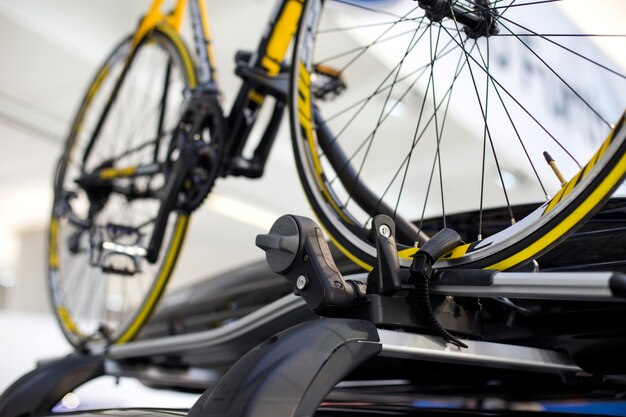 Bicycle on the car roof