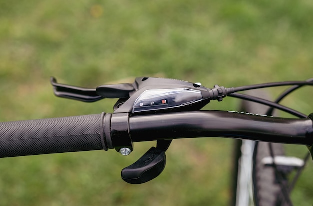 Bicycle gears disc brake and rear derailleur The switches are on the steering wheel