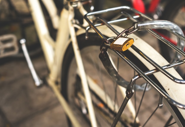 盗難を防ぐ自転車ロックキー