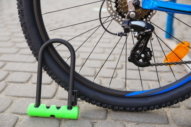 Bicycle lock