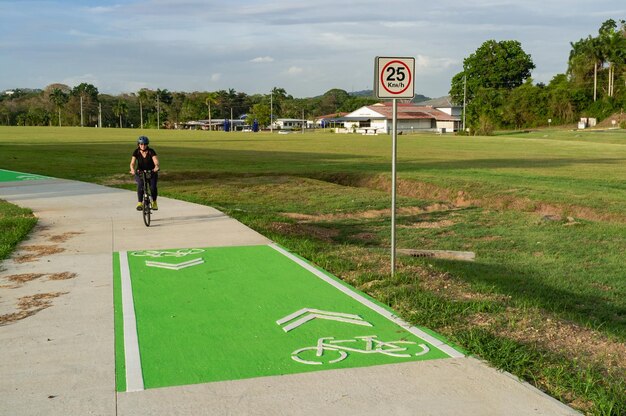 Bicycle route the best way to be healthy and conserve the planet