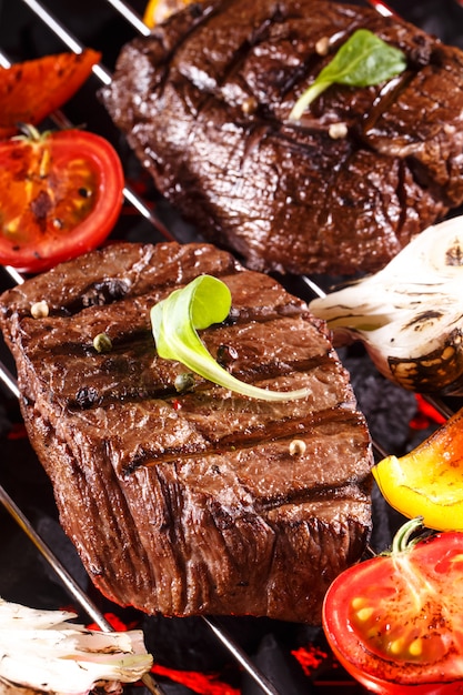 Biefstuk op een barbecue