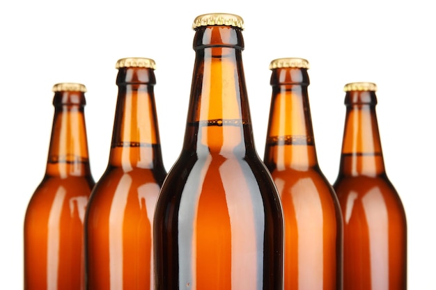 Bierflessen geïsoleerd op wit