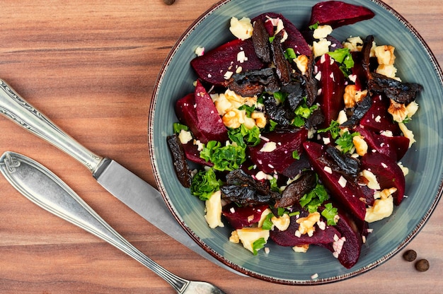 Bietensalade Met Walnoten En Kaas