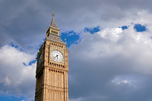 Big Ben and Westminster abbey in London, England